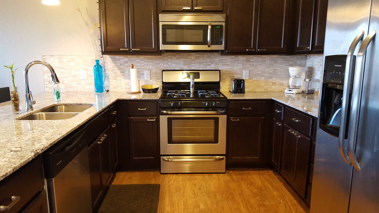 Kitchen - 9731 Minnetonka Blvd