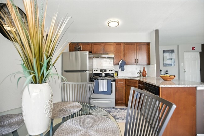 Building Photo - Northbrook Apartments