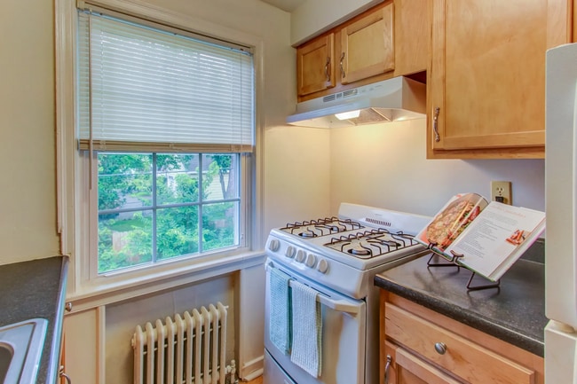 Building Photo - Schuyler Place