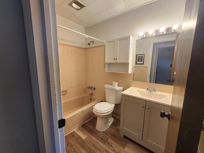 Foto del edificio - 9 Alexander Dr