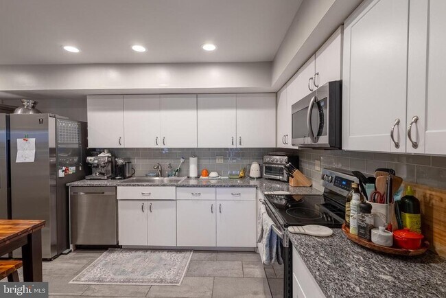 Foto del edificio - 3202 Old Post Dr