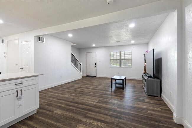 Foto del edificio - 122 NE Angus St