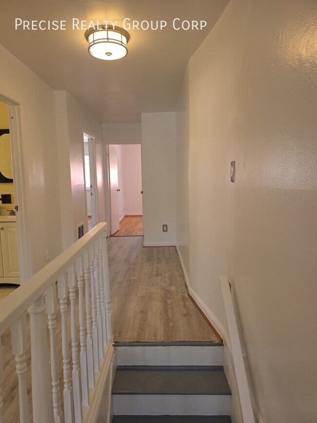 Building Photo - 442 Olmstead Ave