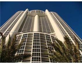 Building Photo - 18201 Collins Ave