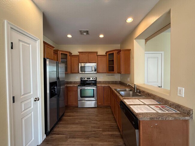 Building Photo - 1727 E Joseph Way