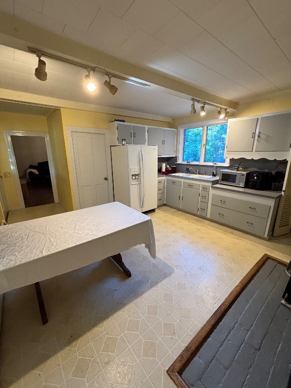 Building Photo - 58 Springhill Ave