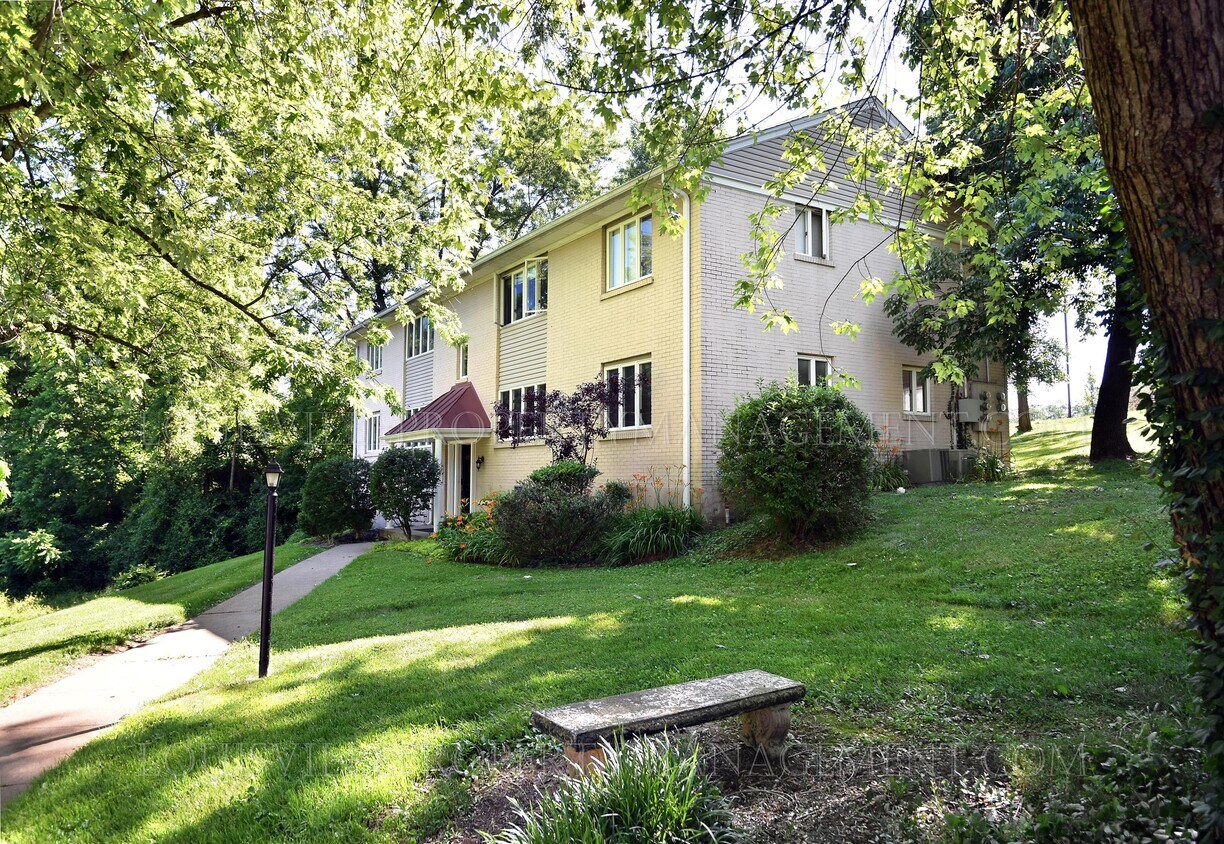 Primary Photo - 4120 Stoneview Dr