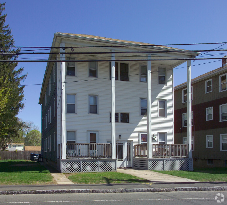 Building Photo - 573 Chicopee St