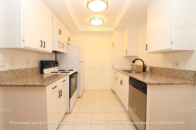 Foto del edificio - 1 Bed 1 Bath downstairs unit