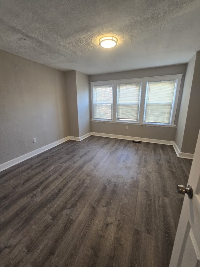 Building Photo - 1141 Magnolia Ave