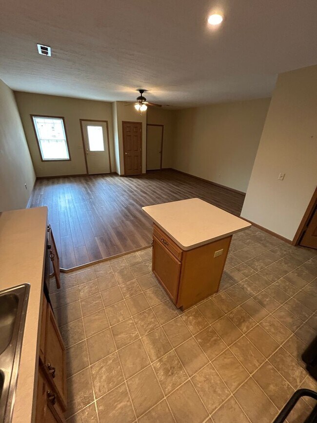 Foto del edificio - Modern & Spacious 2-Bedroom Ranch Condo – Available Soon in Troy, OH!