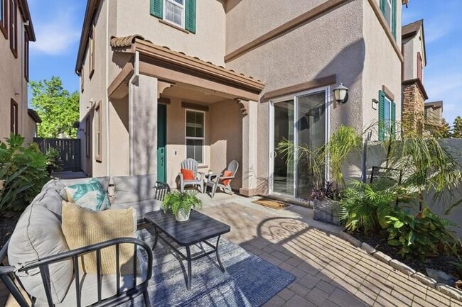 Building Photo - 3017 Village Park Dr