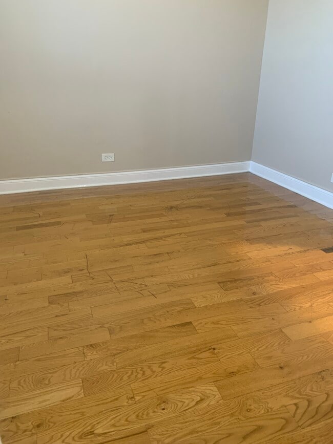 Building Photo - 6507 S Ingleside Ave