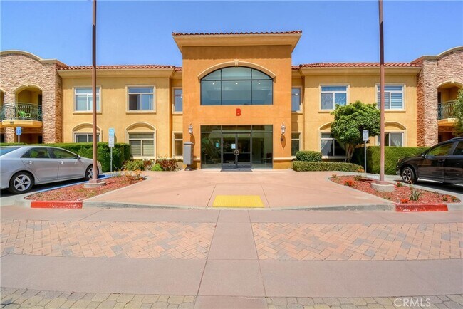 Foto del edificio - 13798 Roswell Ave