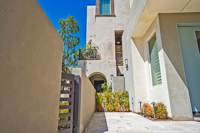 Building Photo - 227 Stellar