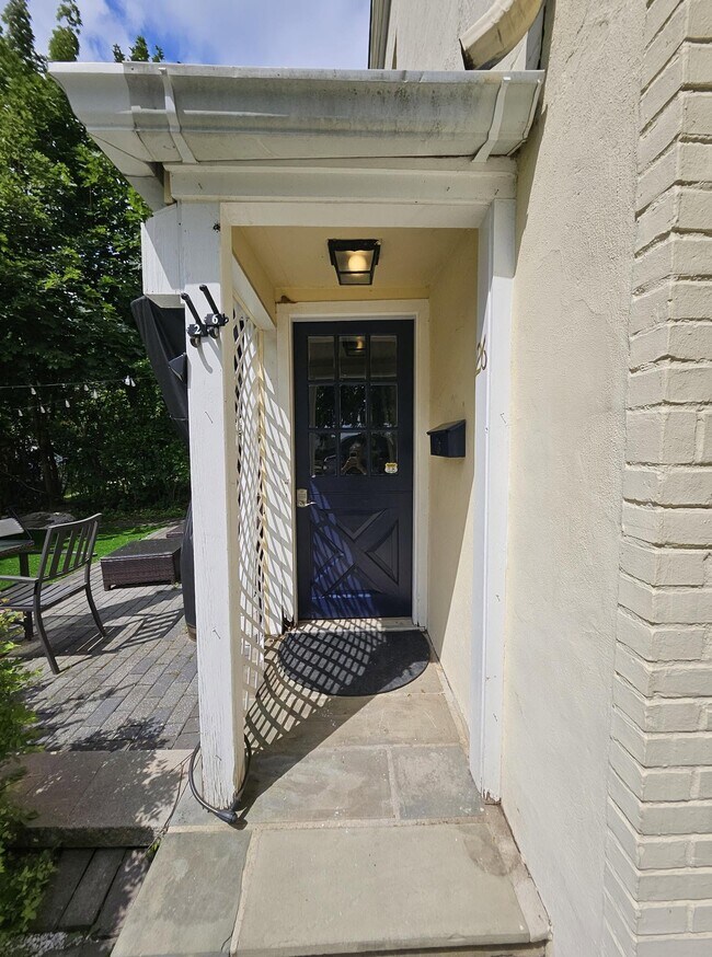 Foto del edificio - 26 Blackwell Ave