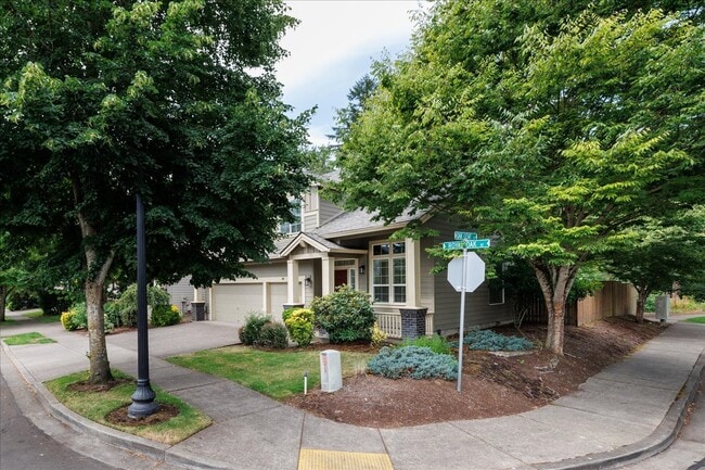 281 Royal Oak, Newberg - 281 N Royal Oak St