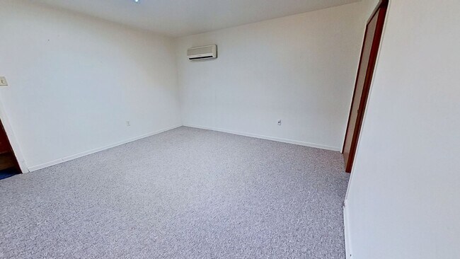 Foto del edificio - 2nd floor Apartment *MOVE IN SPECIAL*