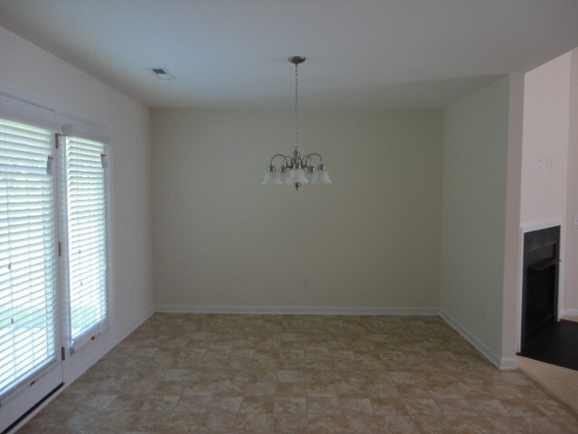 Building Photo - 5000 Peppercorn Lane