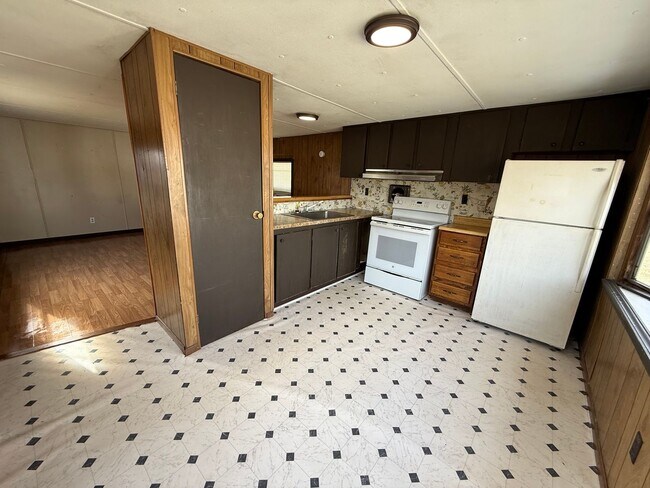 Foto del edificio - Cozy 2-Bedroom Home with Country Living – Diamond, MO