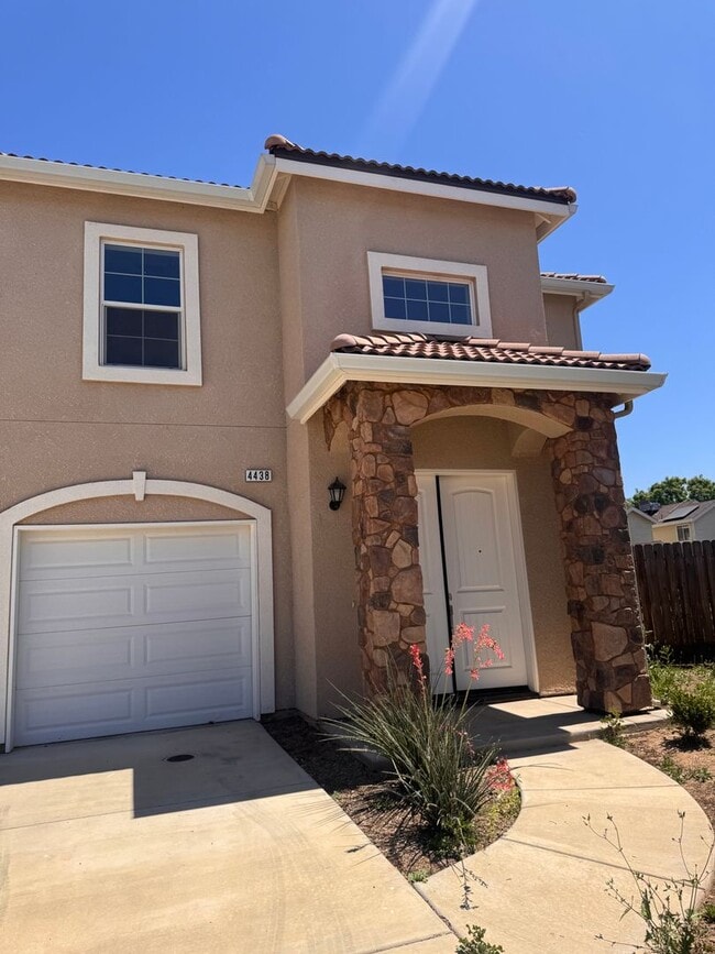 Building Photo - 4438 Langden Dr