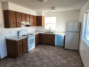 Building Photo - 444 Sunnyslope Ct N