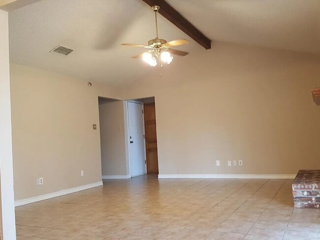 Foto del edificio - 6009 Oak Hill Rd