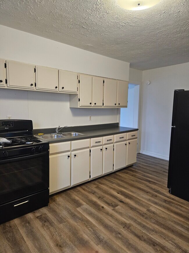 1016 Wingert St Unit 1016, Bucyrus, OH 44820 Apartments in Bucyrus