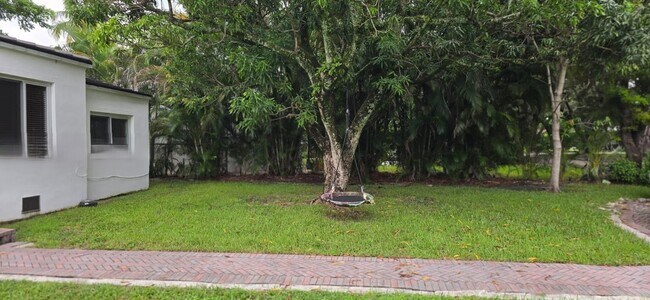 Foto del edificio - 142 NW 98th St