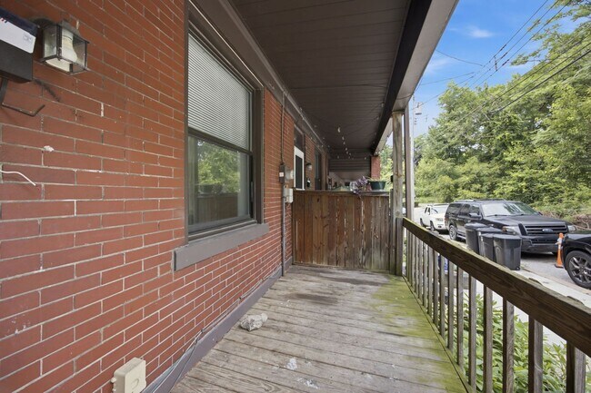 Foto del edificio - 225 Luray St