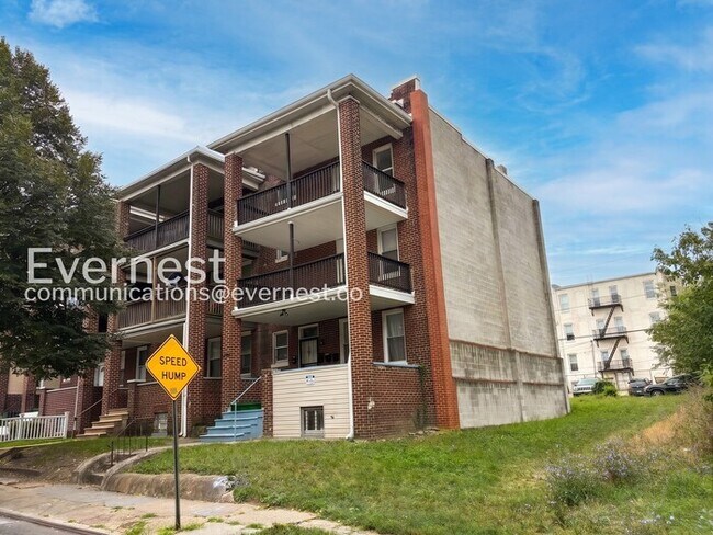 Foto del edificio - 2440 Callow Ave