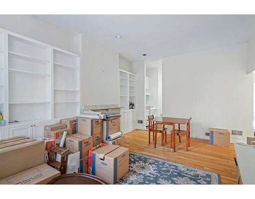Foto del edificio - 54 Rutland Sq