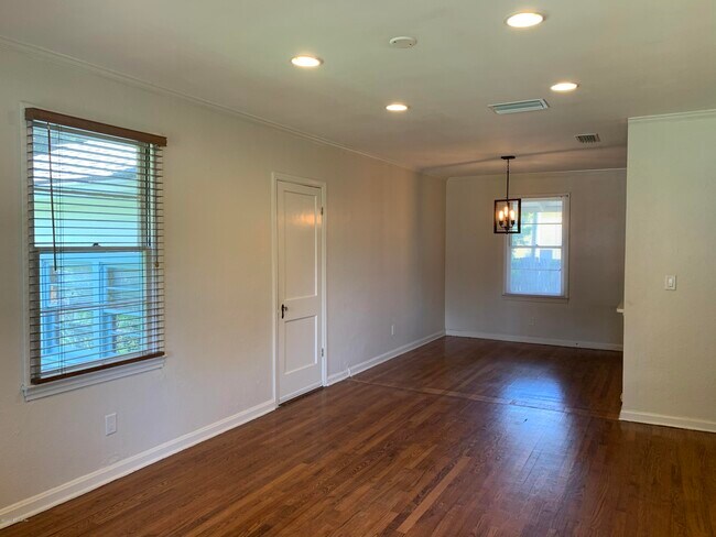 Foto del edificio - 5645 Nettie Rd