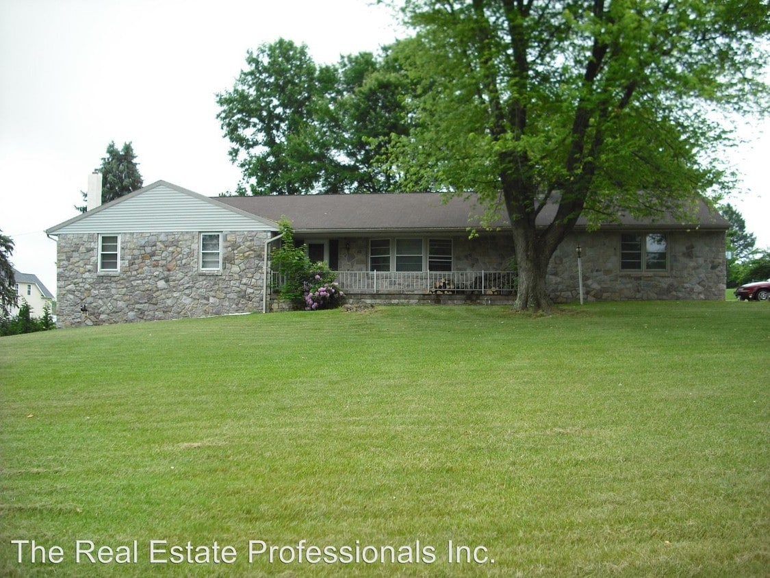 Primary Photo - 1490 Chestnut Hill Rd