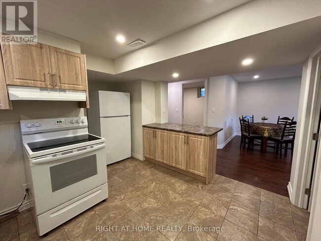 Building Photo - 36 Aurora Heights Dr