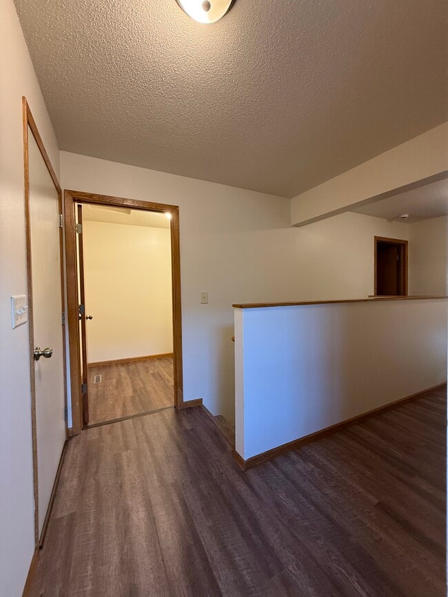 Building Photo - 16994 54th Ave
