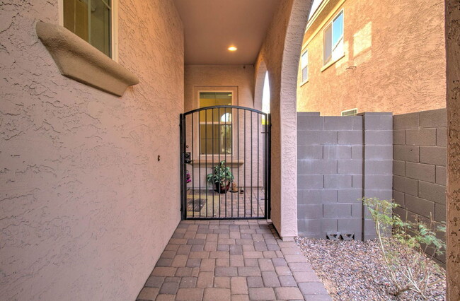 Building Photo - 4617 E Walter Way