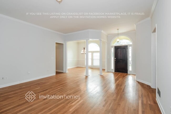 Building Photo - 2196 Woodbriar Dr