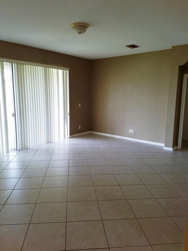 Building Photo - 155 Bella Vista Way