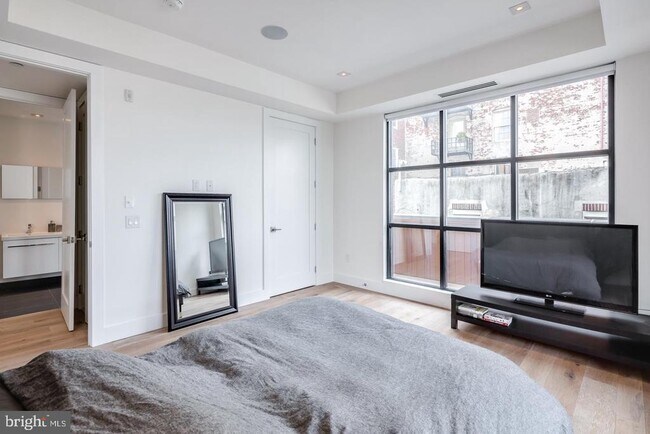 Foto del edificio - 240 N 2nd St