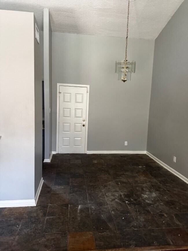 Foto del edificio - Nice 3 Bed 2 Bath in Spring Valley Area