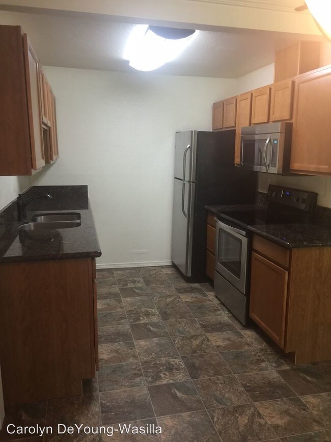 Building Photo - 251 E Quincy Cir