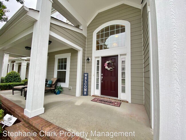 Building Photo - 5 br, 2.5 bath House - 1253 Front Street