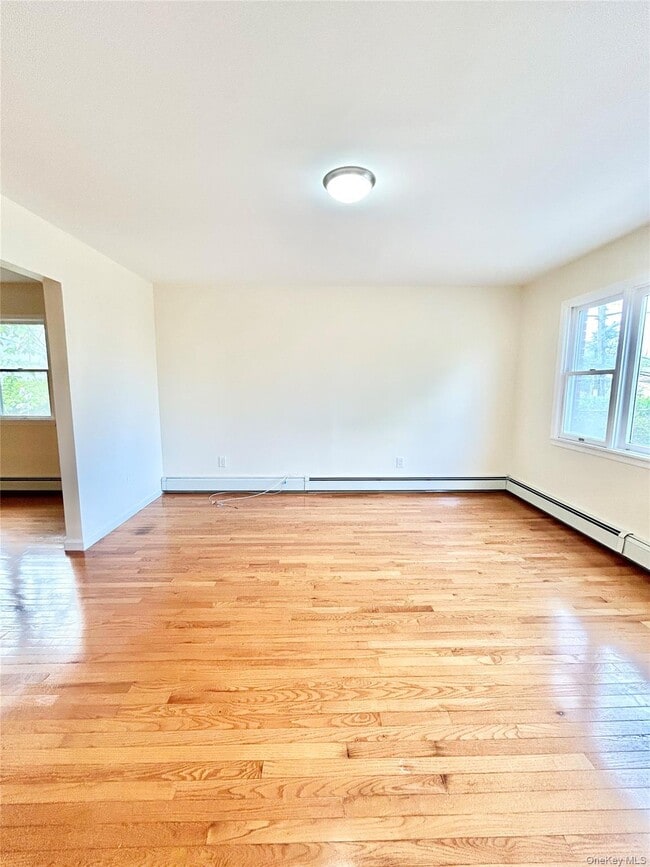 Building Photo - 164 Rossiter Ave
