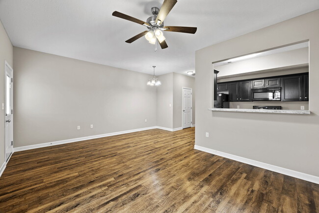 Building Photo - 730 Village Creek Dr