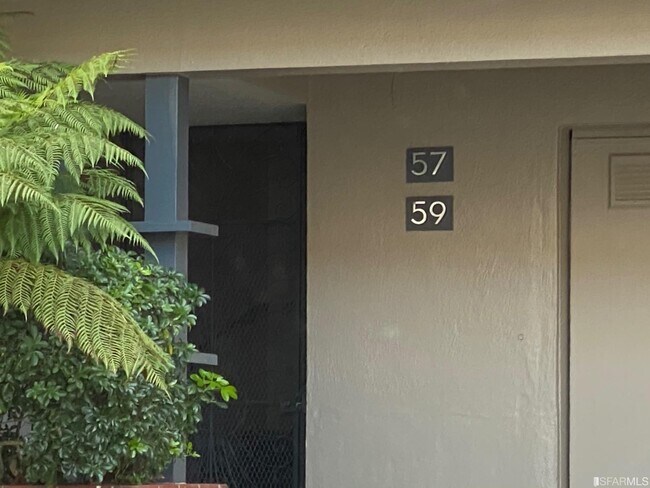 Foto del edificio - 57 Heather Ave