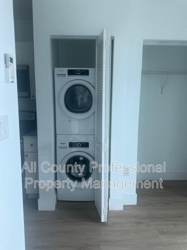 Foto del edificio - 4100 SW 64th Ave