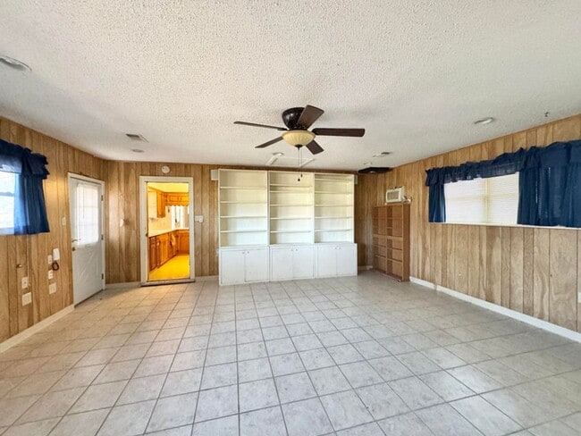 Building Photo - 5702 Fruitland Farm Rd