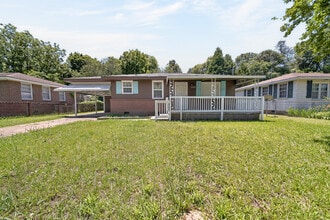 Building Photo - 2848 Blan St