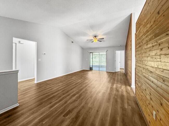 Building Photo - 1823 Tarah Trace Dr